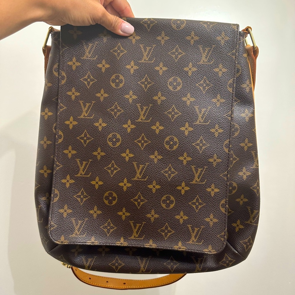 Authentic Louie Vuitton messenger bag